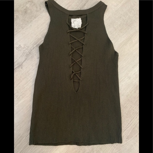 High neck sleeveless olive green cross cross tank - Picture 5 of 6